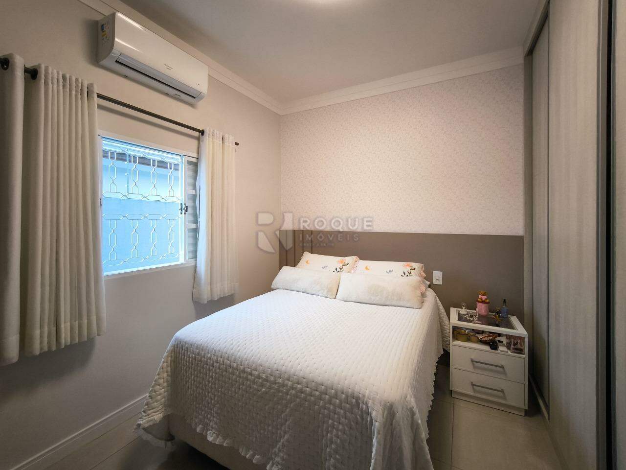 Casa Residencial à venda no bairro Vila Cristovam: DORMITÓRIO 1