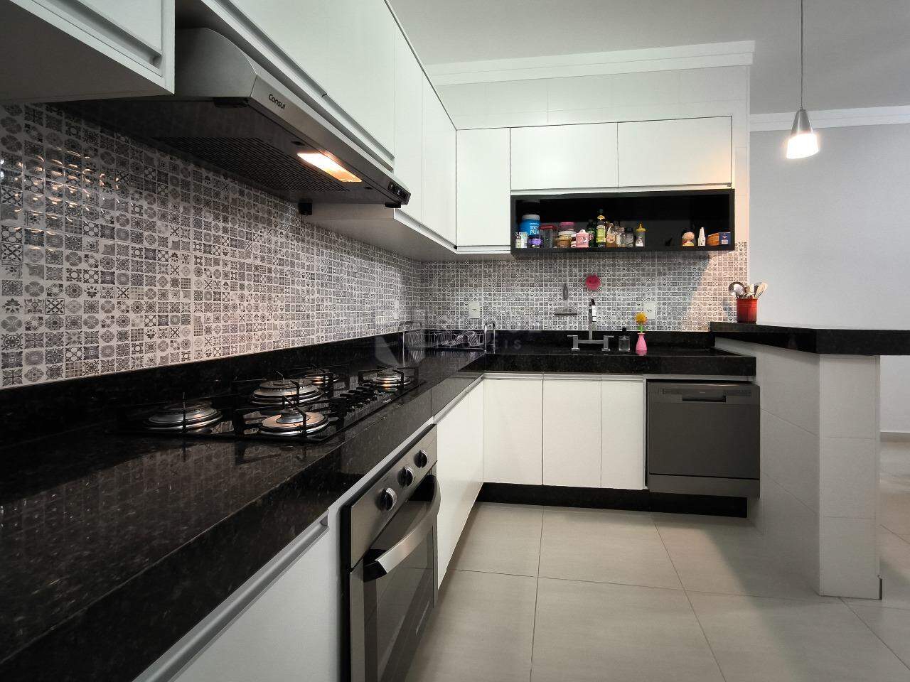 Casa Residencial à venda no bairro Vila Cristovam: COZINHA