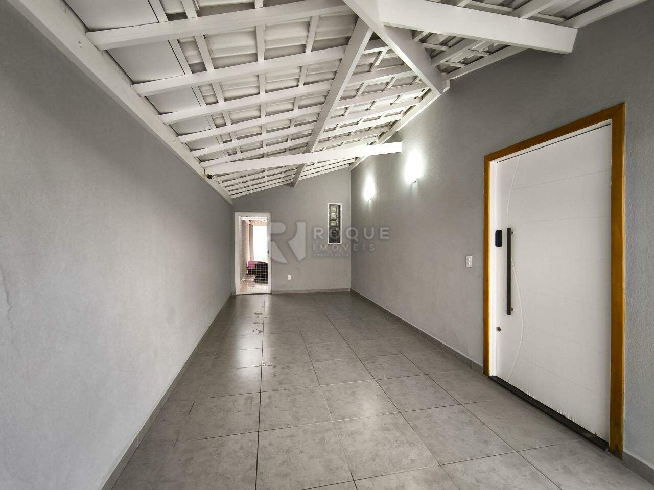 Casa Residencial à venda no bairro Vila Cristovam: GARAGEM
