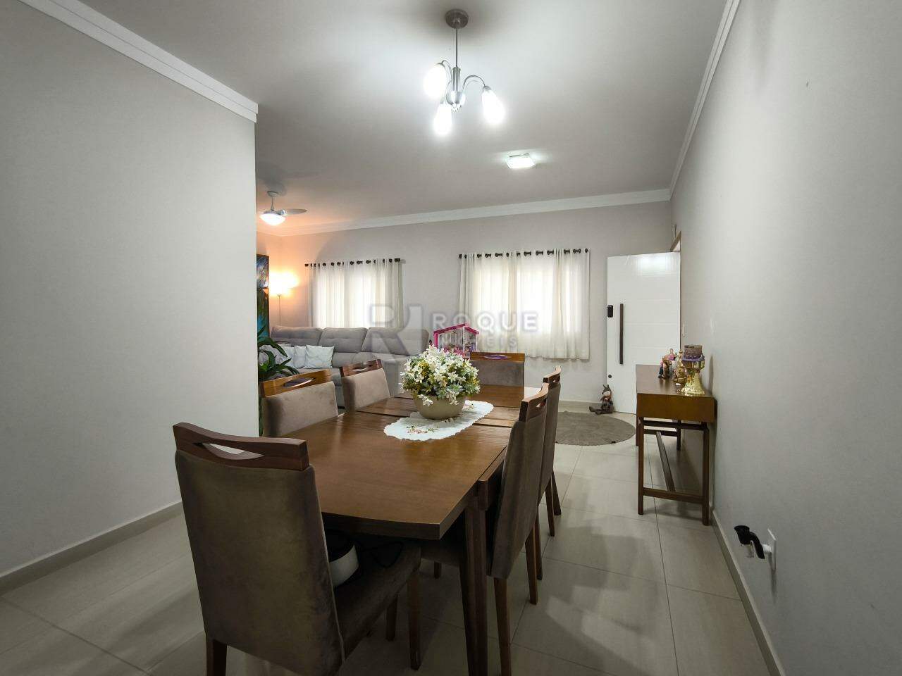 Casa Residencial à venda no bairro Vila Cristovam: SALA DE JANTAR