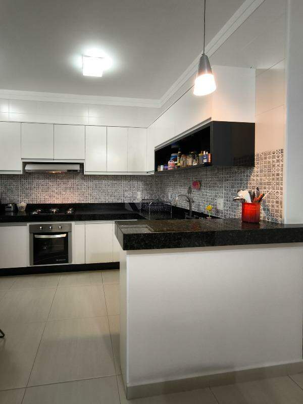 Casa Residencial à venda no bairro Vila Cristovam: COZINHA