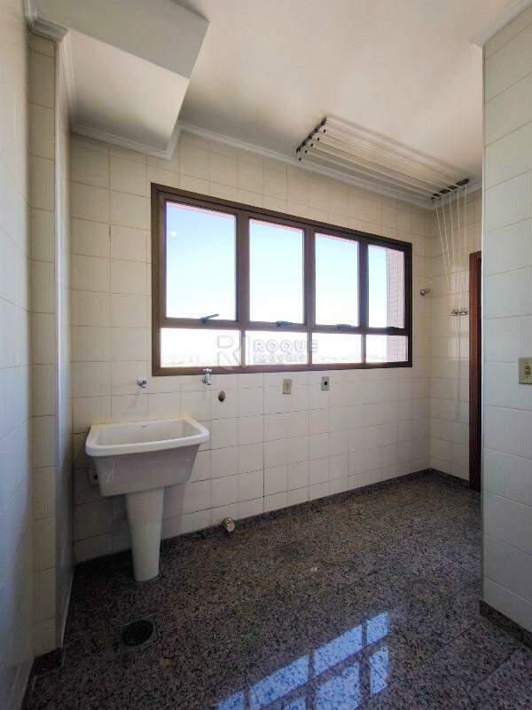Apartamento à venda no bairro Centro: ÁREA DE SERVIÇO