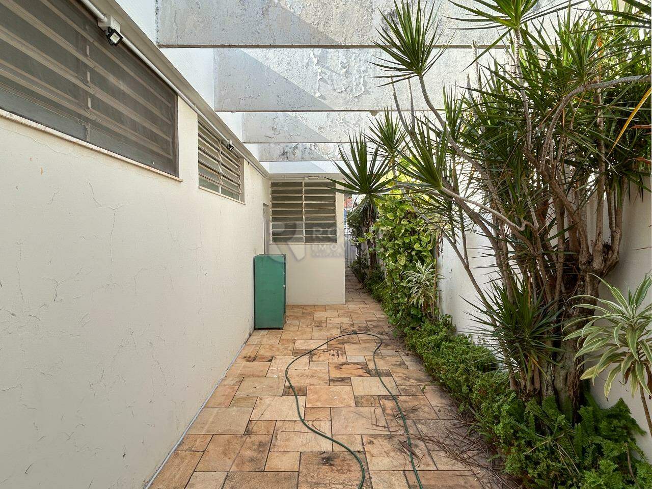 Casa Comercial para aluguel no bairro Centro: Área externa