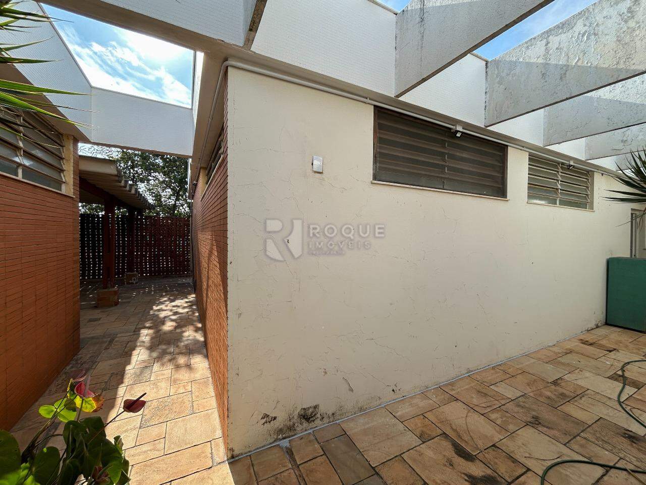 Casa Comercial para aluguel no bairro Centro: Fundo