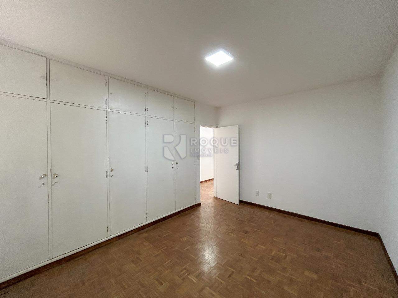 Casa Comercial para aluguel no bairro Centro: Sala 2