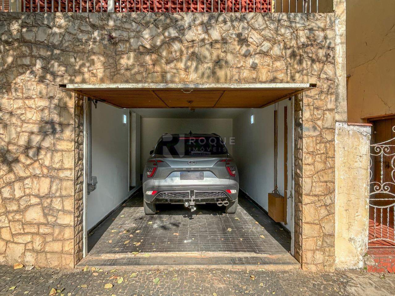 Casa Comercial para aluguel no bairro Centro: Garagem