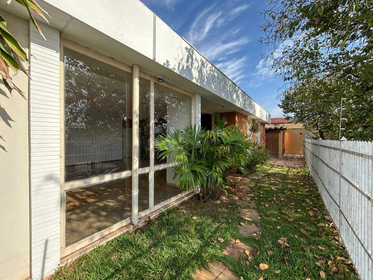 Casa Comercial para aluguel no bairro Centro: Área externa