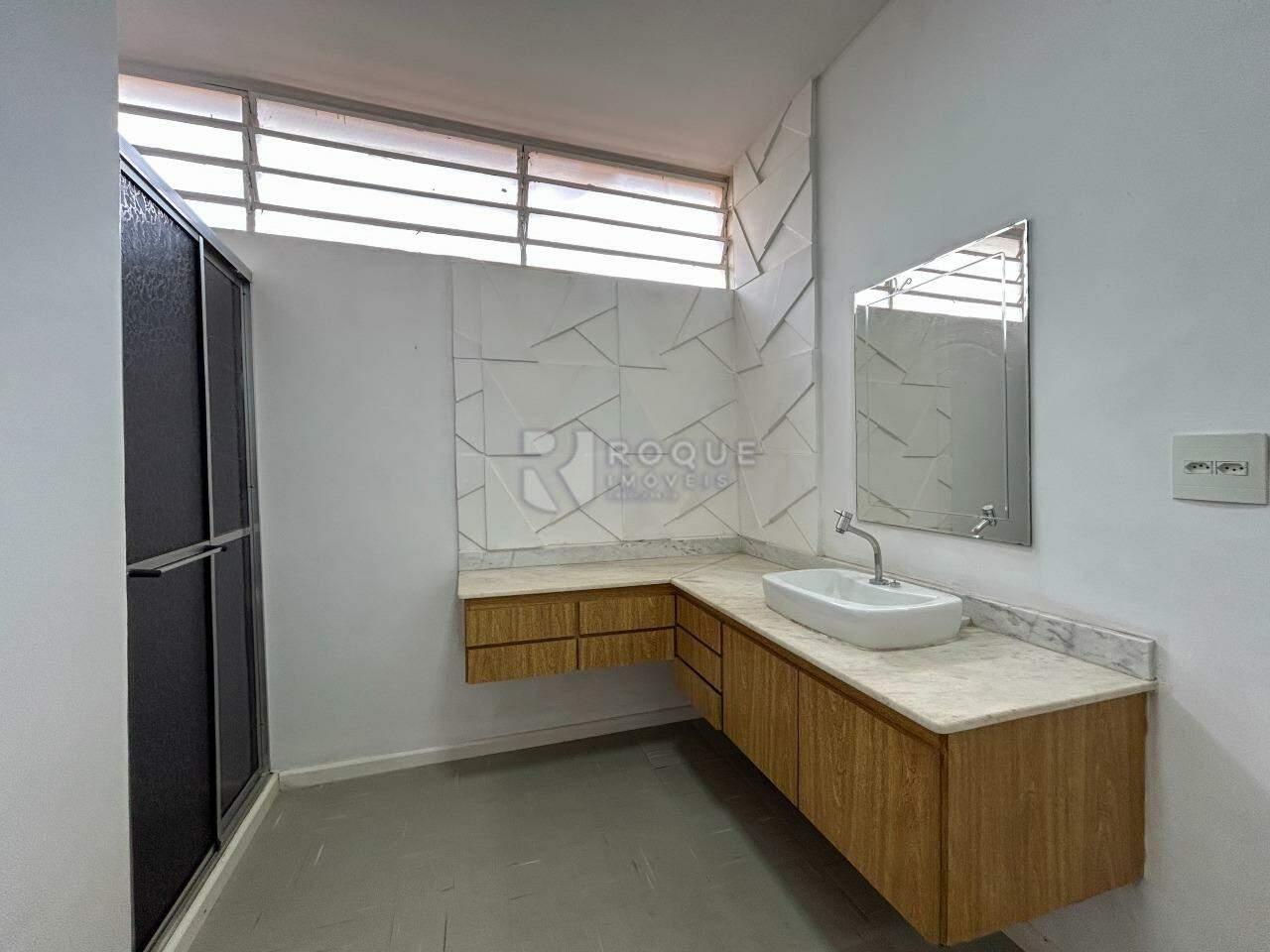 Casa Comercial para aluguel no bairro Centro: WC social