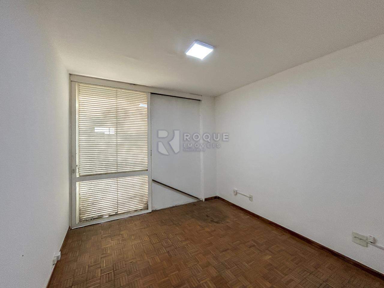 Casa Comercial para aluguel no bairro Centro: Sala 2