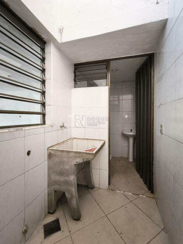 Casa Residencial à venda no bairro Jardim Residencial Graminha II: LAVANDERIA