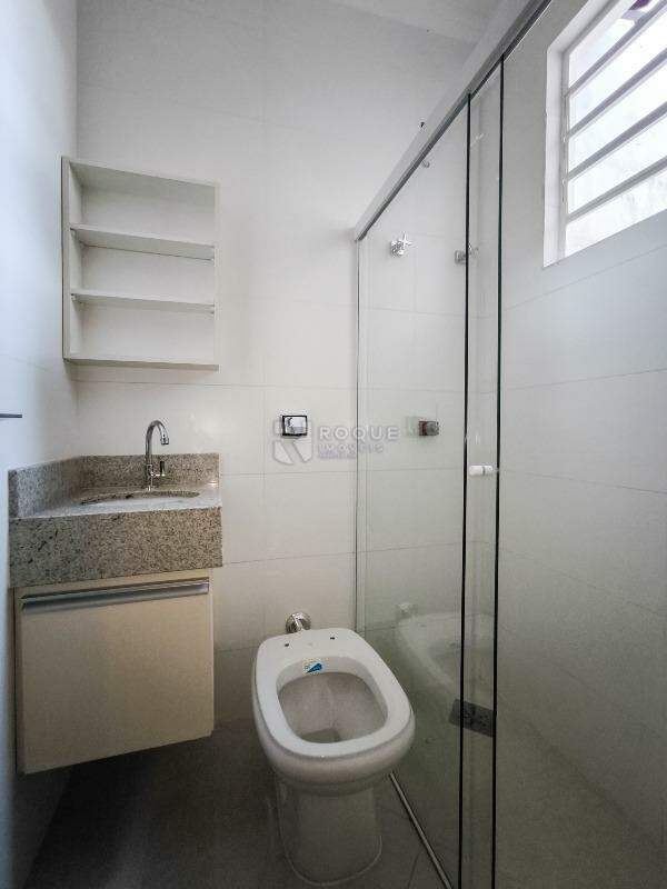 Casa Residencial à venda no bairro Jardim Residencial Graminha II: WC SUÍTE