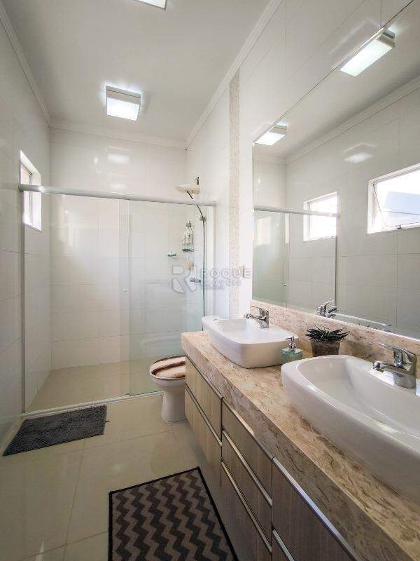 Casa em condomínio à venda no bairro Parque Residencial Roland: WC SUÍTE MASTER
