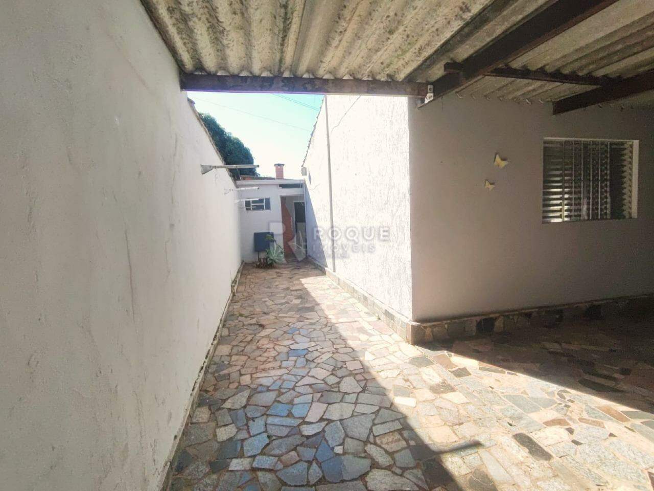 Casa Residencial para aluguel no bairro Jardim Vanessa: Garagem
