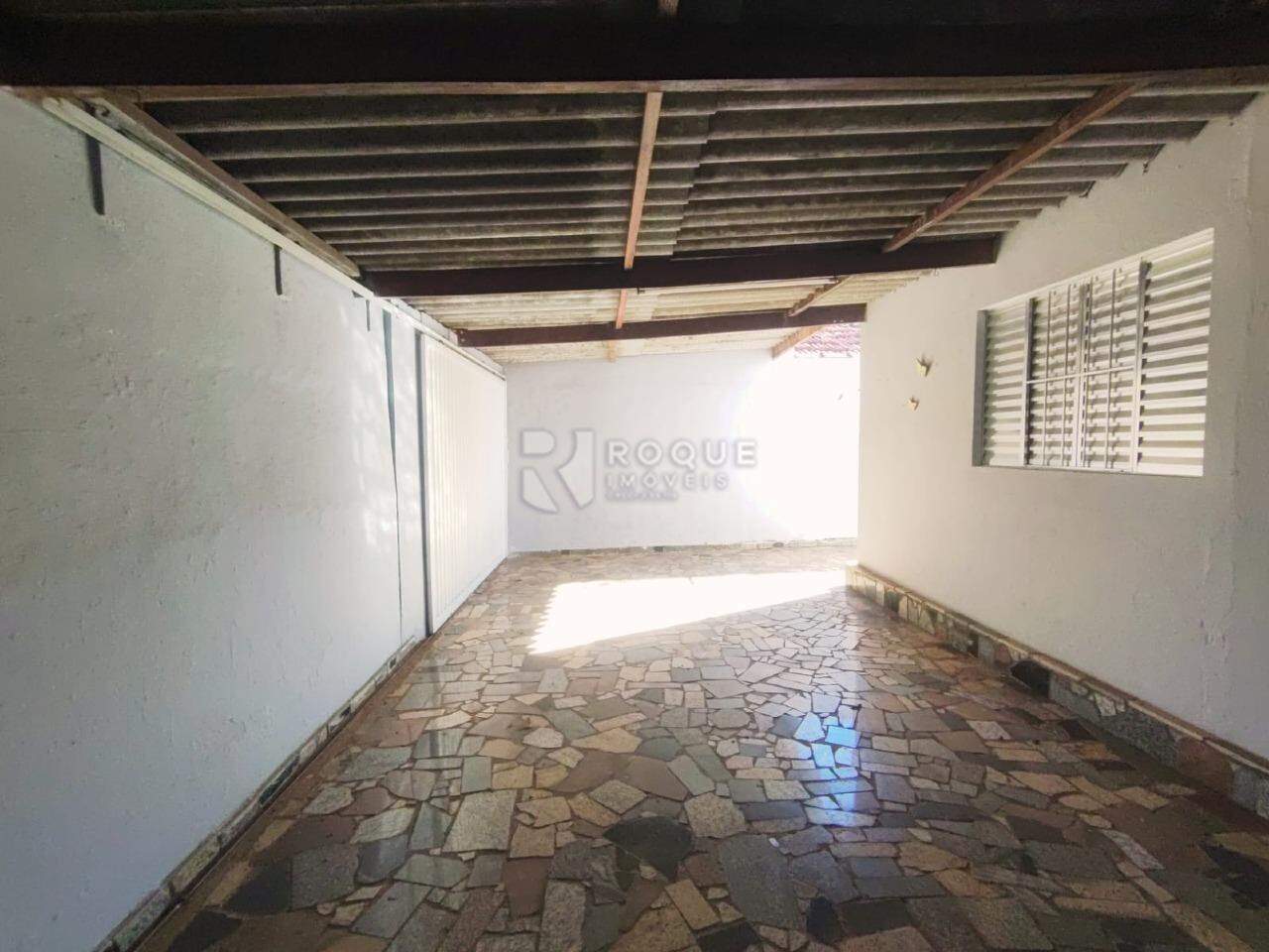 Casa Residencial para aluguel no bairro Jardim Vanessa: Garagem
