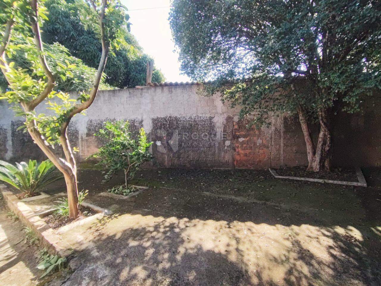 Casa Residencial para aluguel no bairro Jardim Vanessa: Quintal