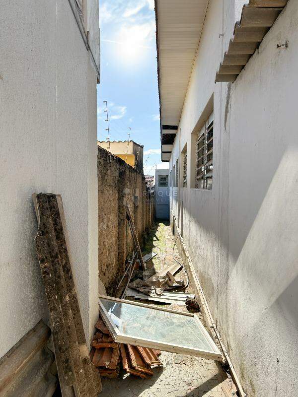 Barracão/Galpão para aluguel no bairro Vila Cidade Jardim: Corredor 