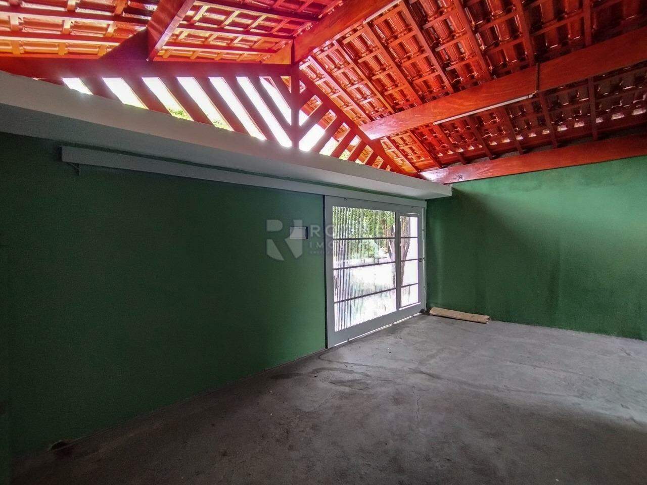 Casa Residencial para aluguel no bairro Jardim Residencial Dona Santina Paroli Peccinini: Garagem 