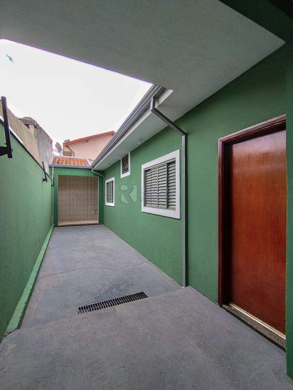 Casa Residencial para aluguel no bairro Jardim Residencial Dona Santina Paroli Peccinini: Corredor 