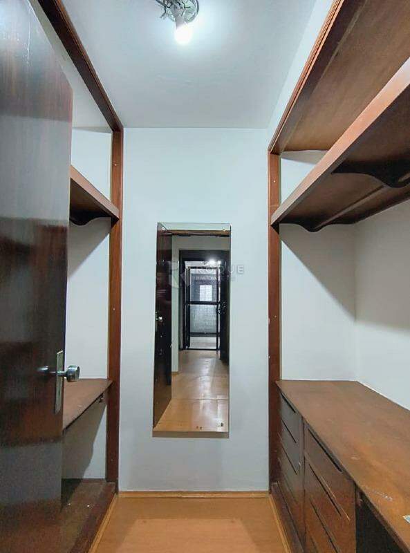 Apartamento para aluguel no bairro Centro: 