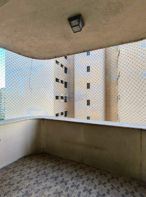 Apartamento para aluguel no bairro Centro: 