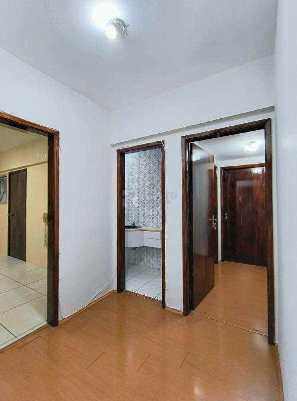 Apartamento para aluguel no bairro Centro: Hall