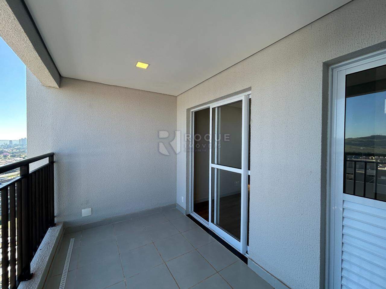 Apartamento para aluguel no bairro Jardim Santa Adélia: Sacada