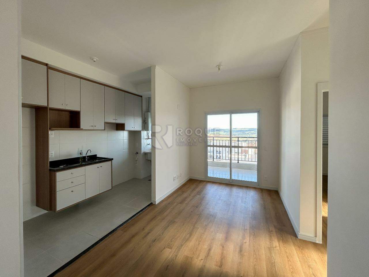 Apartamento para aluguel no bairro Jardim Santa Adélia: Sala