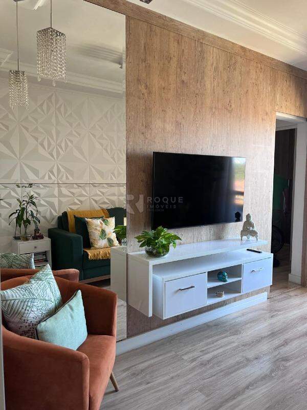 Apartamento à venda no bairro Vila Queiroz: 