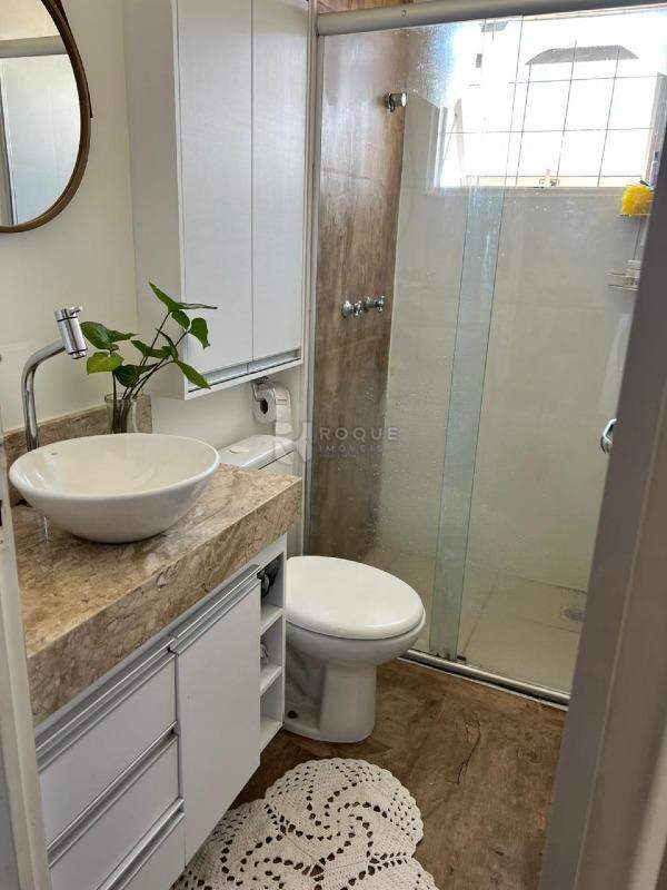 Apartamento à venda no bairro Vila Queiroz: 