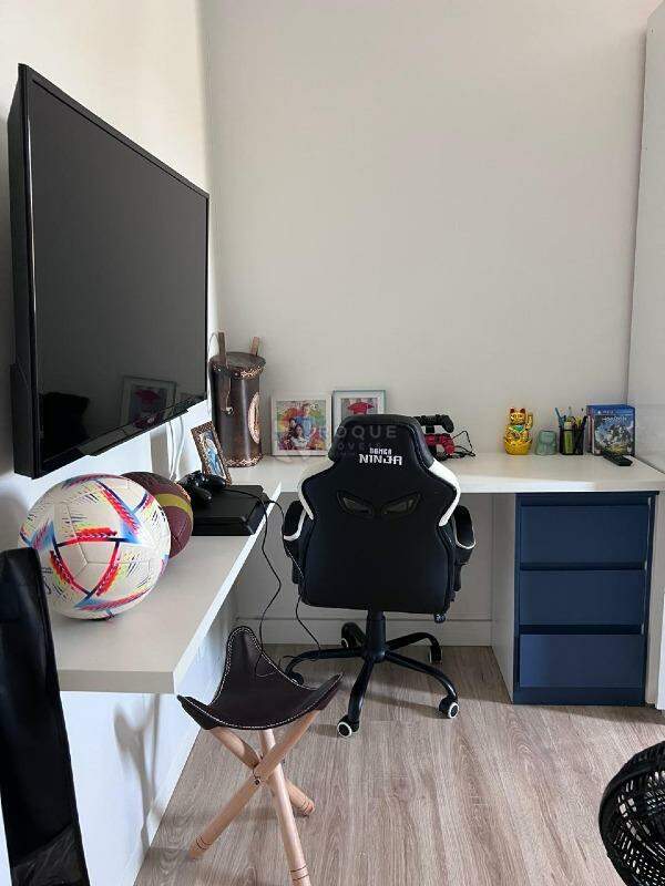 Apartamento à venda no bairro Vila Queiroz: 
