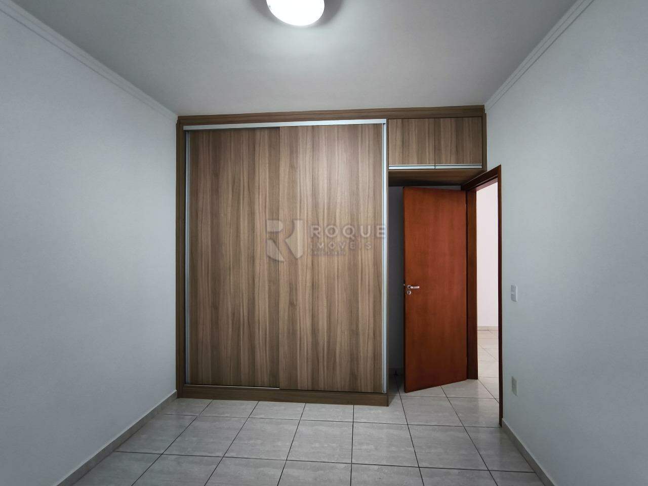 Casa Comercial para aluguel no bairro Centro: DORMITÓRIO 1