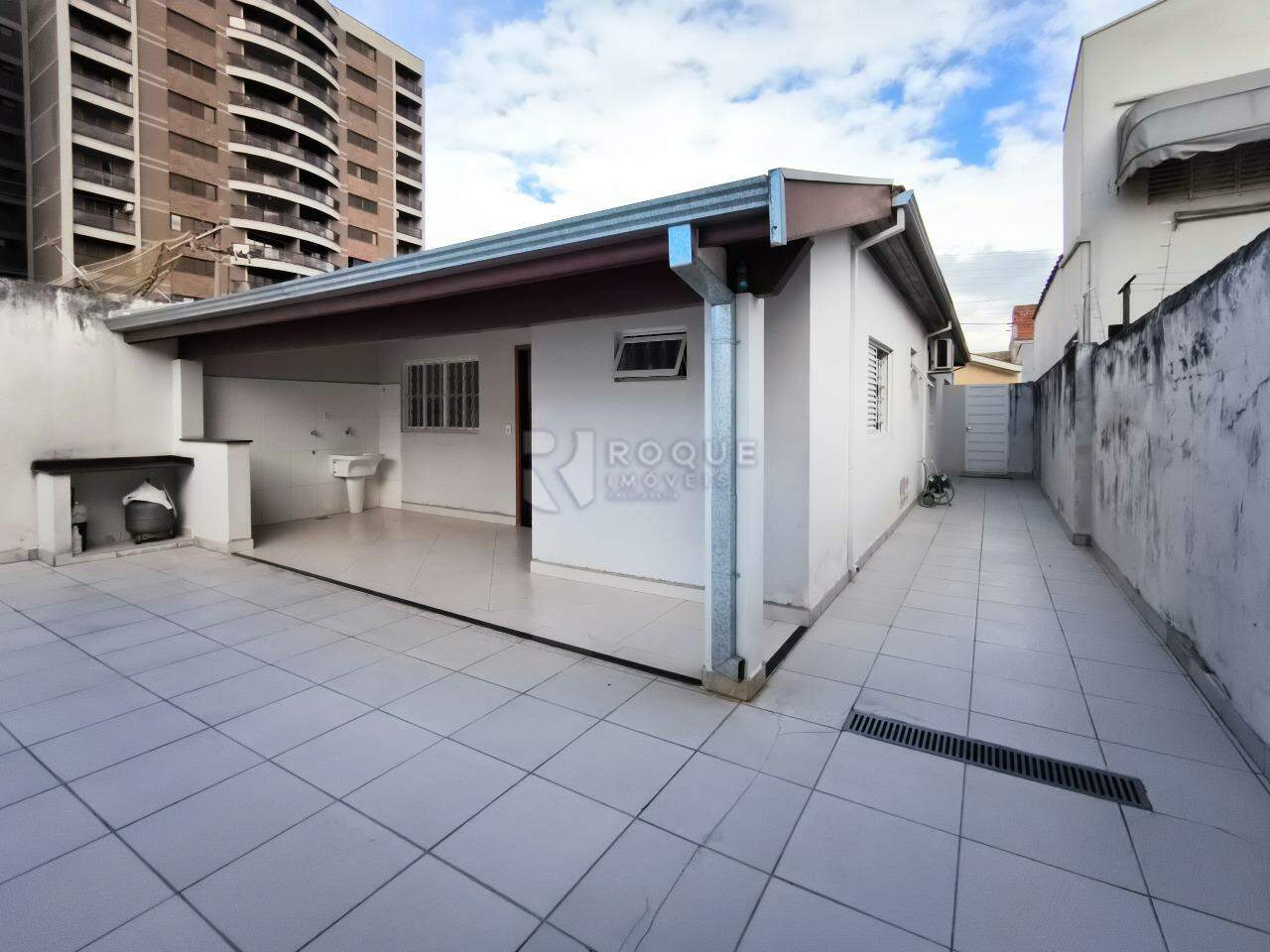 Casa Comercial para aluguel no bairro Centro: QUINTAL