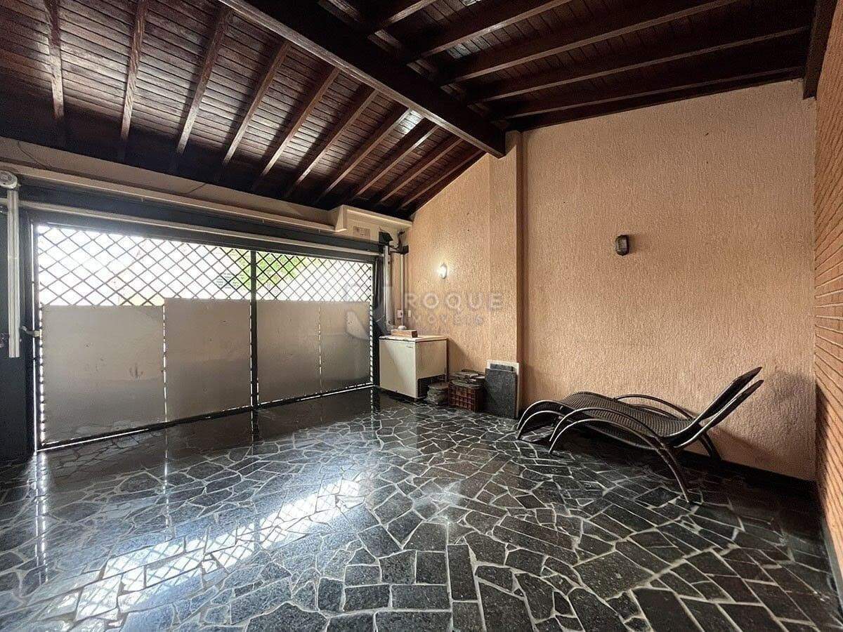 Casa Residencial para aluguel no bairro Centro: Garagem