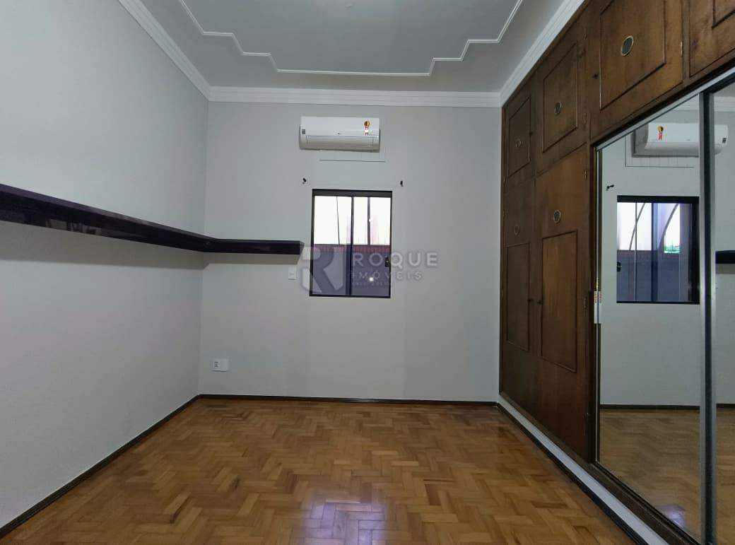 Casa Residencial para aluguel no bairro Centro: Dormitório 02 