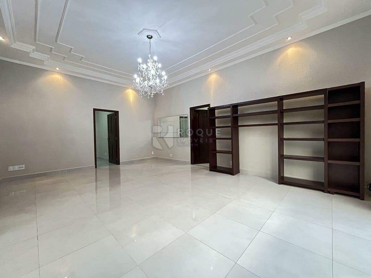 Casa Residencial para aluguel no bairro Centro: Sala de estar