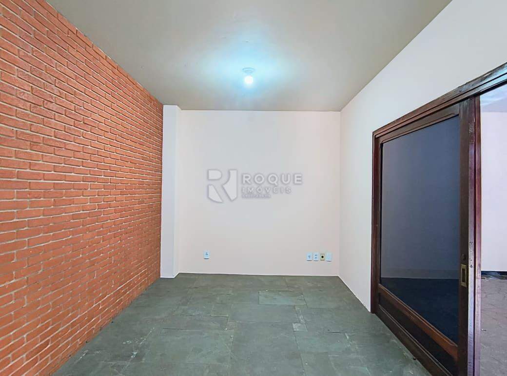 Casa Residencial para aluguel no bairro Centro: Salão de jogos