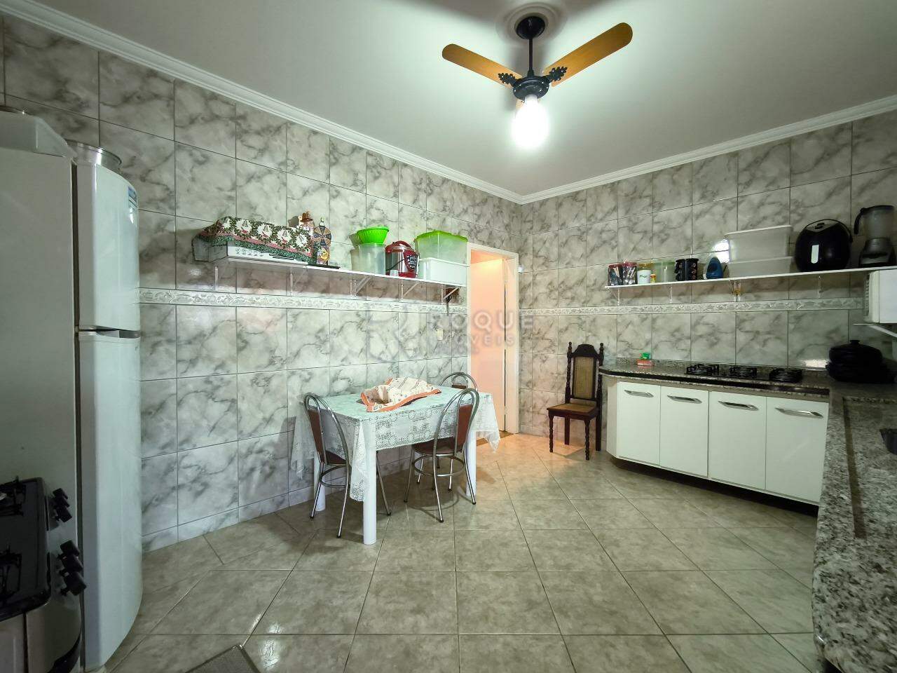Chácara à venda no bairro Bairro dos Pires de Baixo: COZINHA