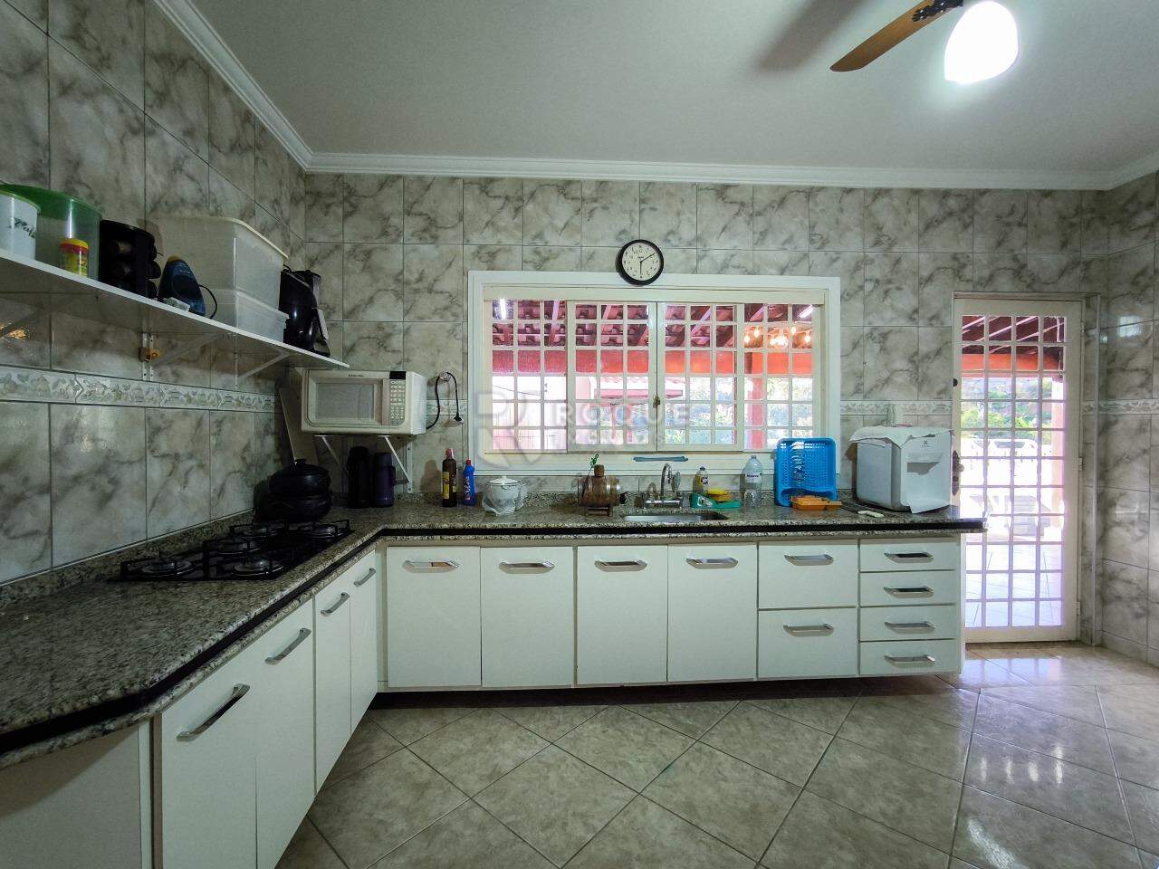 Chácara à venda no bairro Bairro dos Pires de Baixo: COZINHA