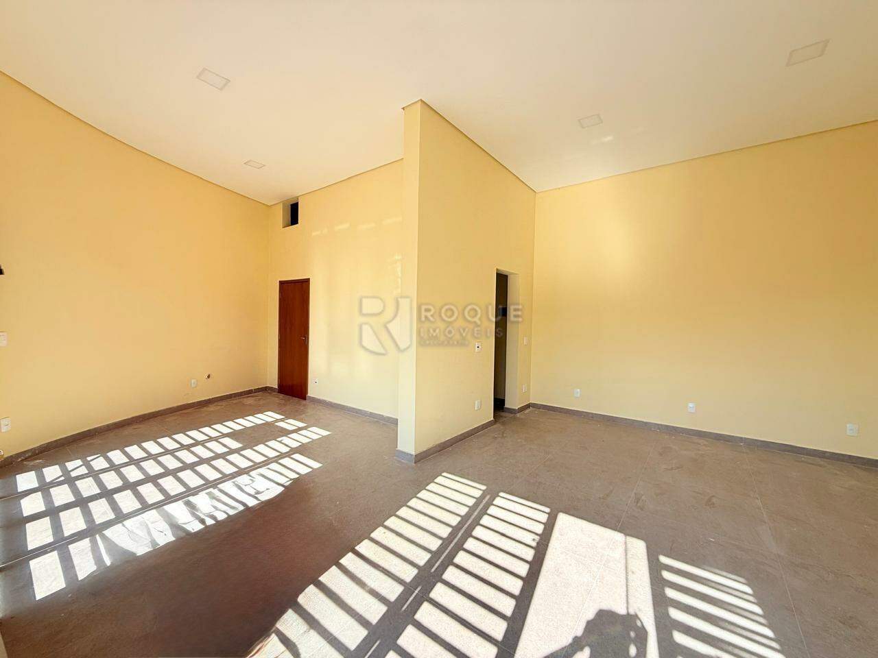 Salão para aluguel no bairro Jardim Residencial Dona Santina Paroli Peccinini: Salão