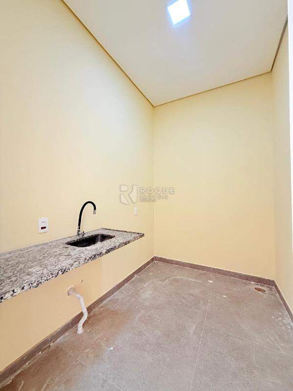 Salão para aluguel no bairro Jardim Residencial Dona Santina Paroli Peccinini: Cozinha