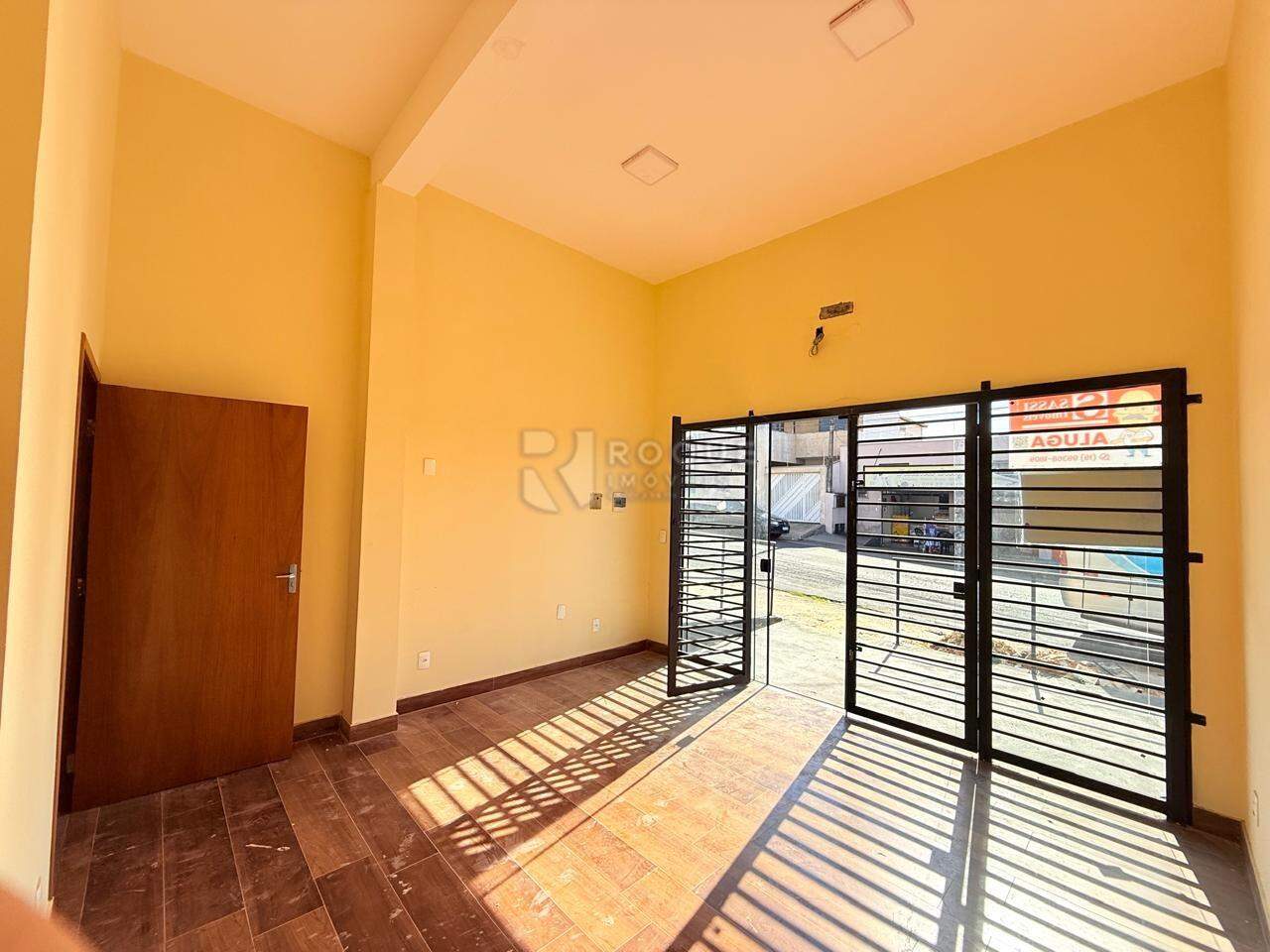 Salão para aluguel no bairro Jardim Residencial Dona Santina Paroli Peccinini: Salão
