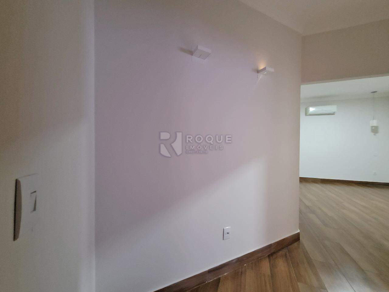 Casa em condomínio à venda no bairro Residencial Vermont: Suíte Master