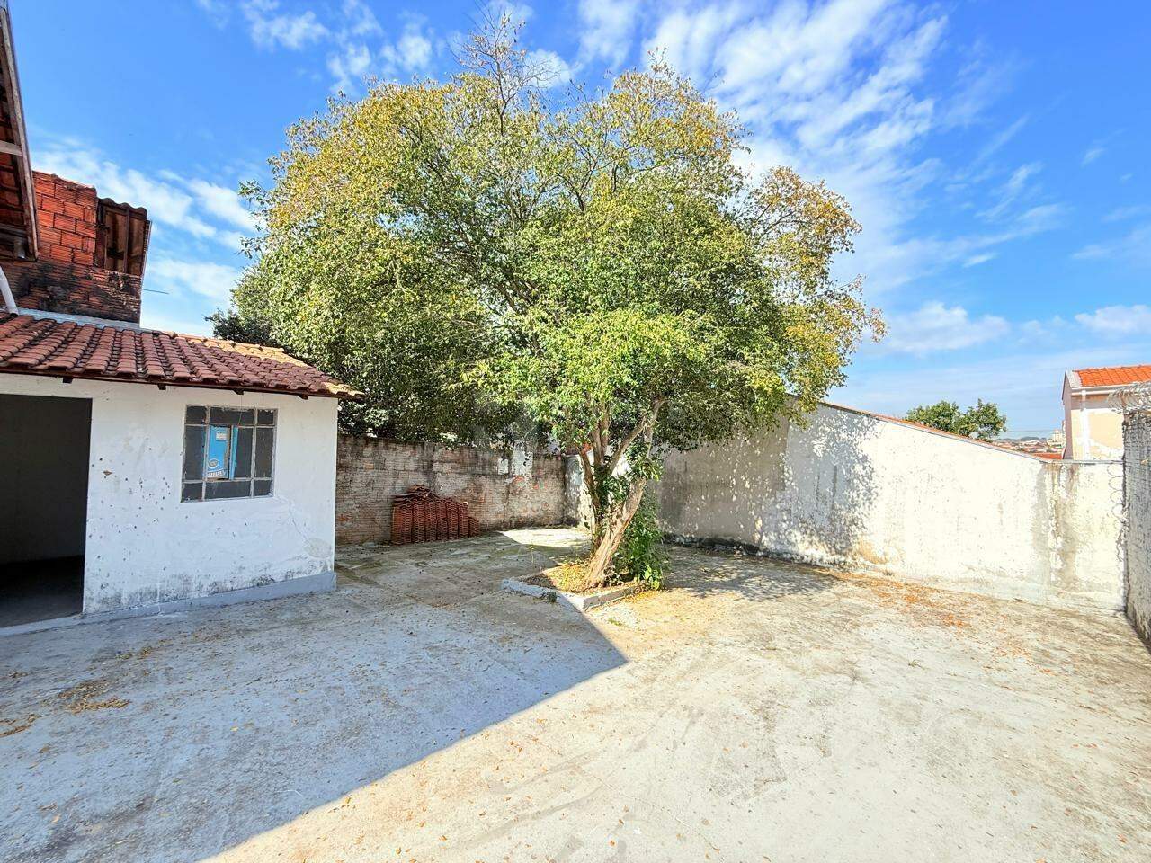 Casa Residencial para aluguel no bairro Vila Santa Lucia: Quintal