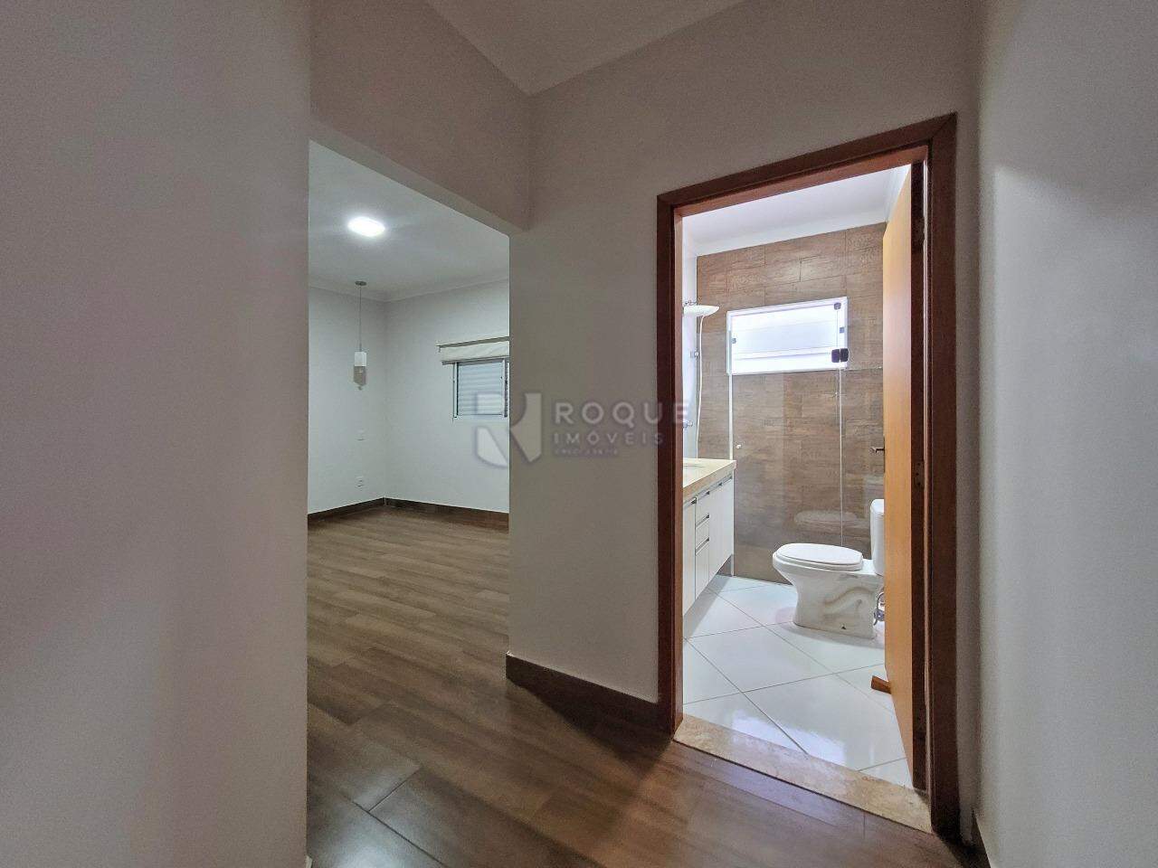 Casa em condomínio para aluguel no bairro Residencial Vermont: Suíte Master