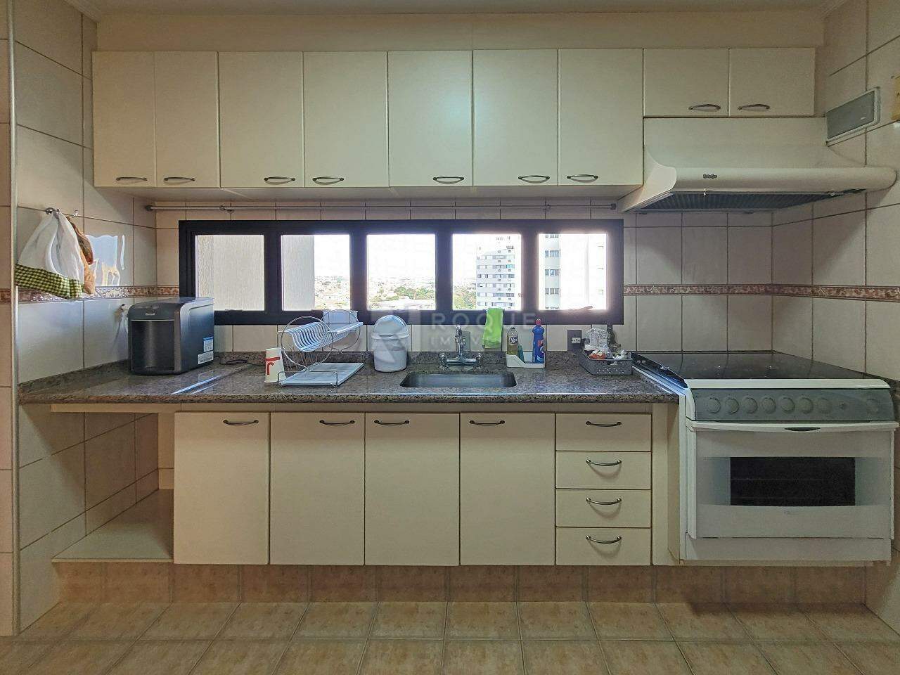 Apartamento para aluguel no bairro Centro: Cozinha
