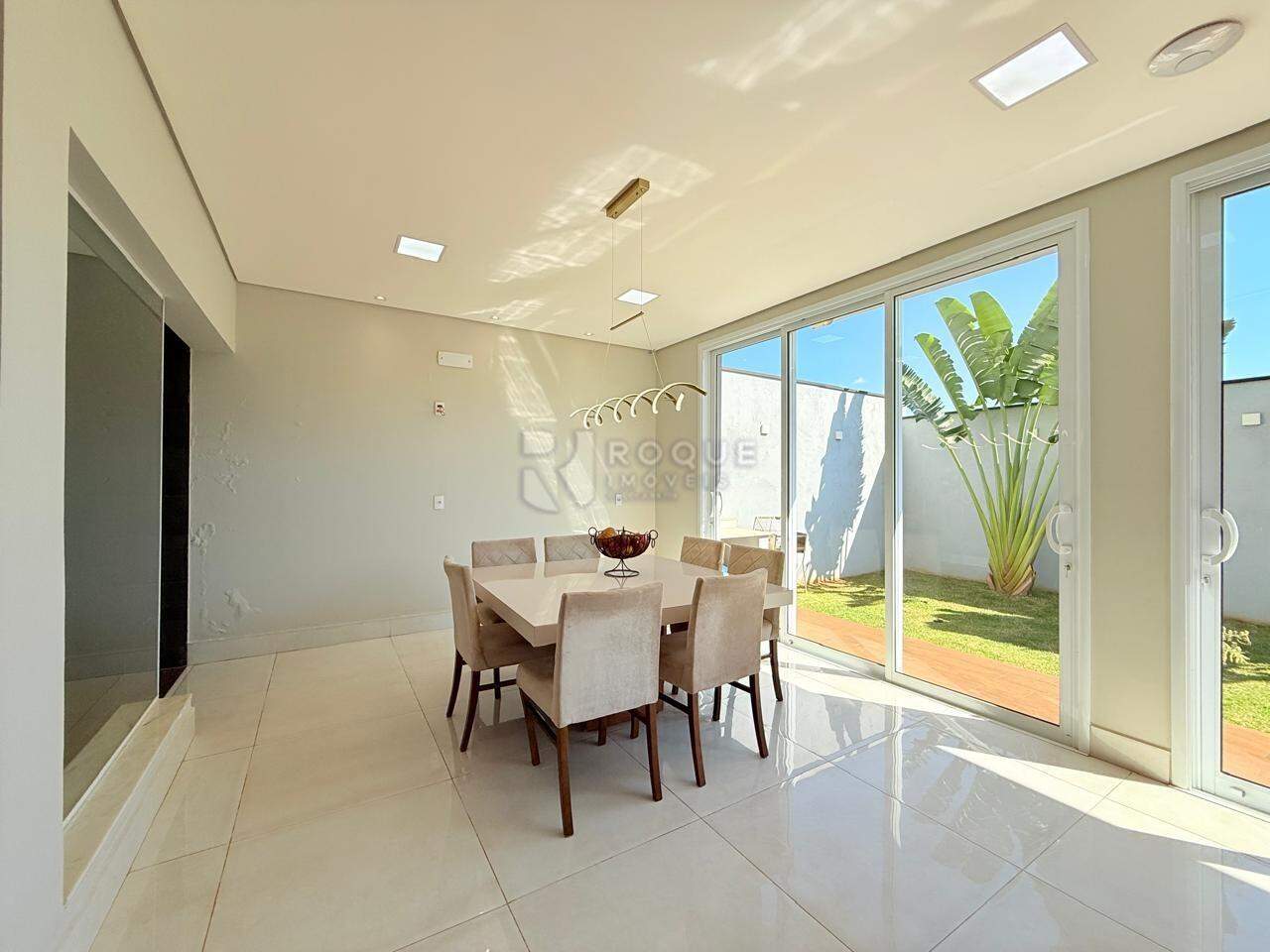 Casa em condomínio à venda no bairro Residenciais Fazenda Itapema: Sala de Jantar