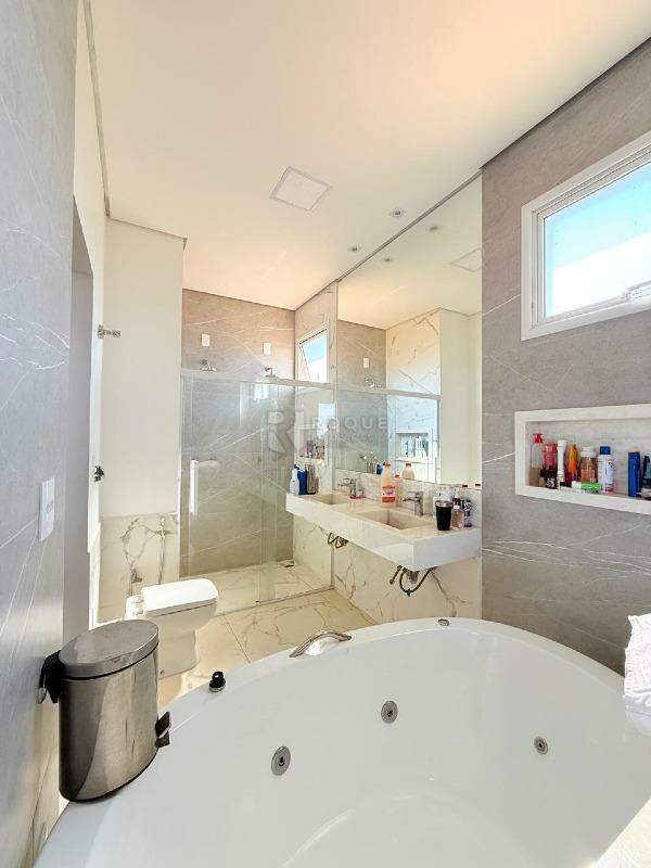 Casa em condomínio à venda no bairro Residenciais Fazenda Itapema: Wc 02 Suíte