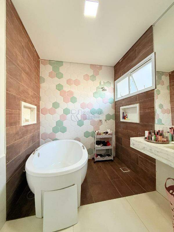 Casa em condomínio à venda no bairro Residenciais Fazenda Itapema: Wc 04 Suíte