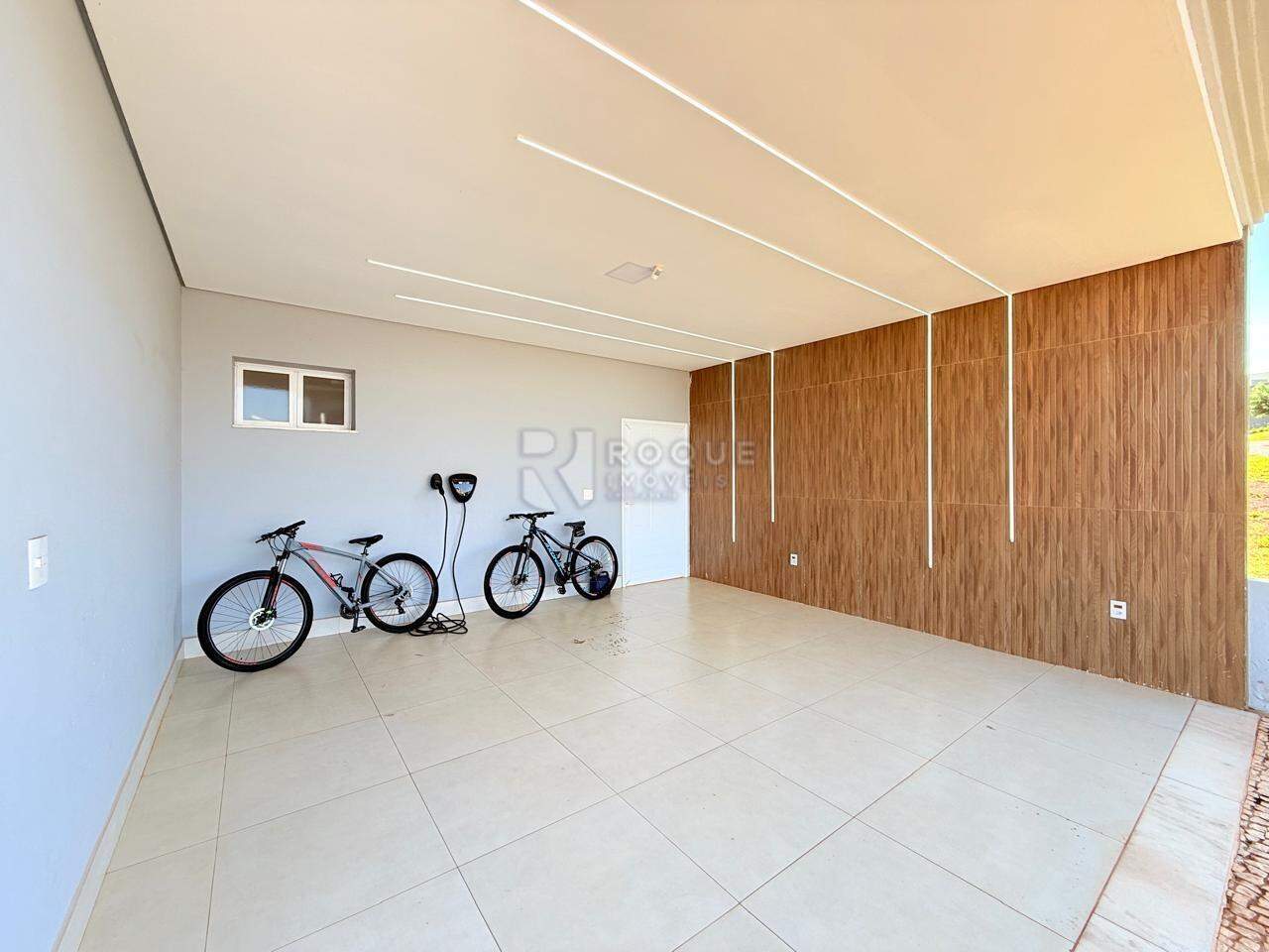 Casa em condomínio à venda no bairro Residenciais Fazenda Itapema: Garagem Coberta