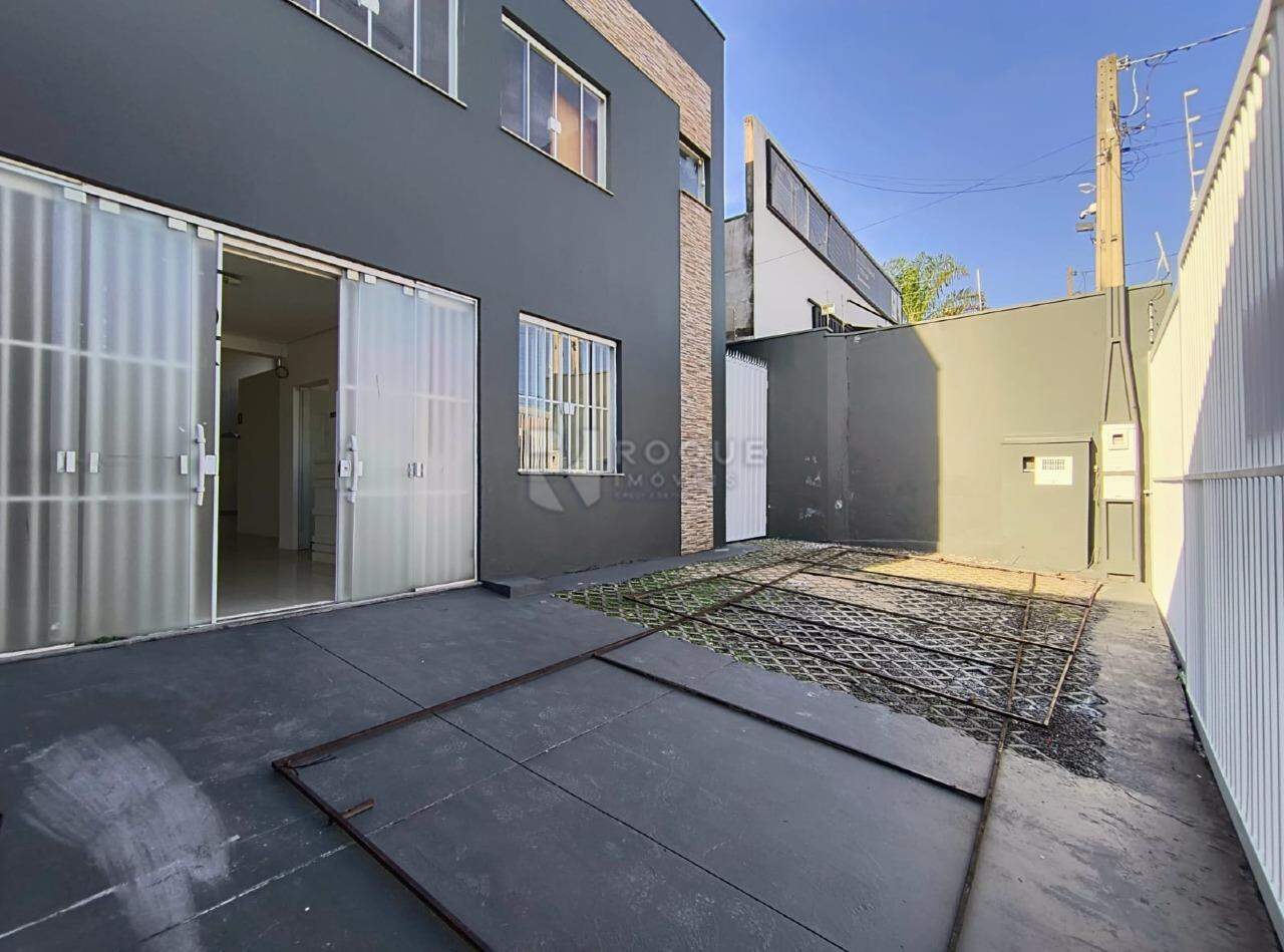 Barracão/Galpão para aluguel no bairro Jardim Glória: Frente 